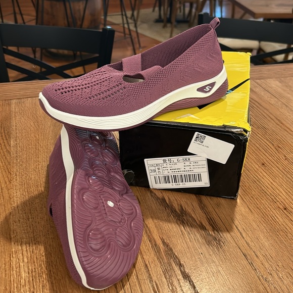 CS sneakers.  Never worn.  Ordered from China.  Just too short for my foot. - Picture 4 of 4